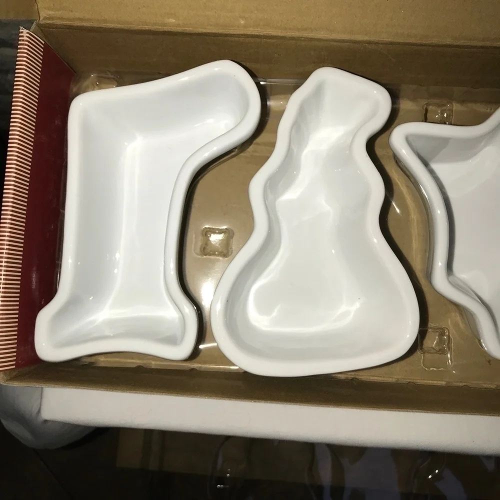 WILLIAMS-SONOMA set 4 Holiday Ramekins white NWT